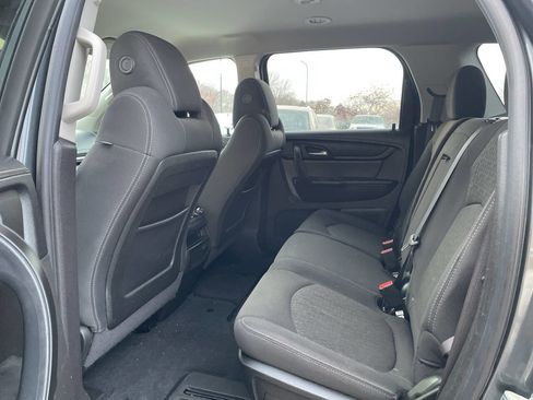 Used 2013 GMC Acadia SLE image 16