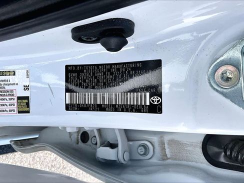 Used 2024 Toyota Corolla LE image 33