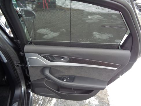 Used 2016 Audi S8 Plus w/ Driver Assistance Package image 29