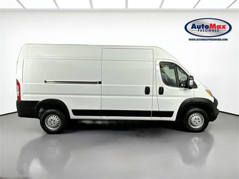 Used 2024 RAM ProMaster 2500 w/ Convenience Group image 10