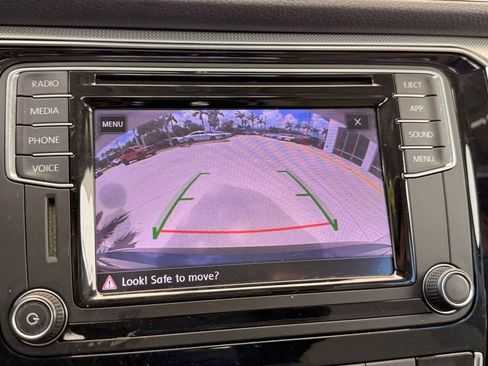 Used 2018 Volkswagen Passat 2.0T SE w/ SE Lighting Package FWD image 26