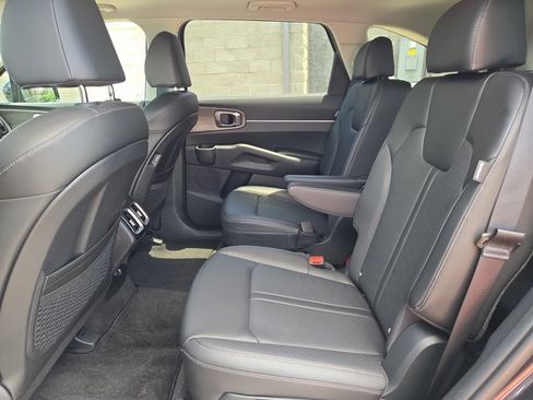 Certified 2025 Kia Sorento X-Line EX AWD/4WD image 30