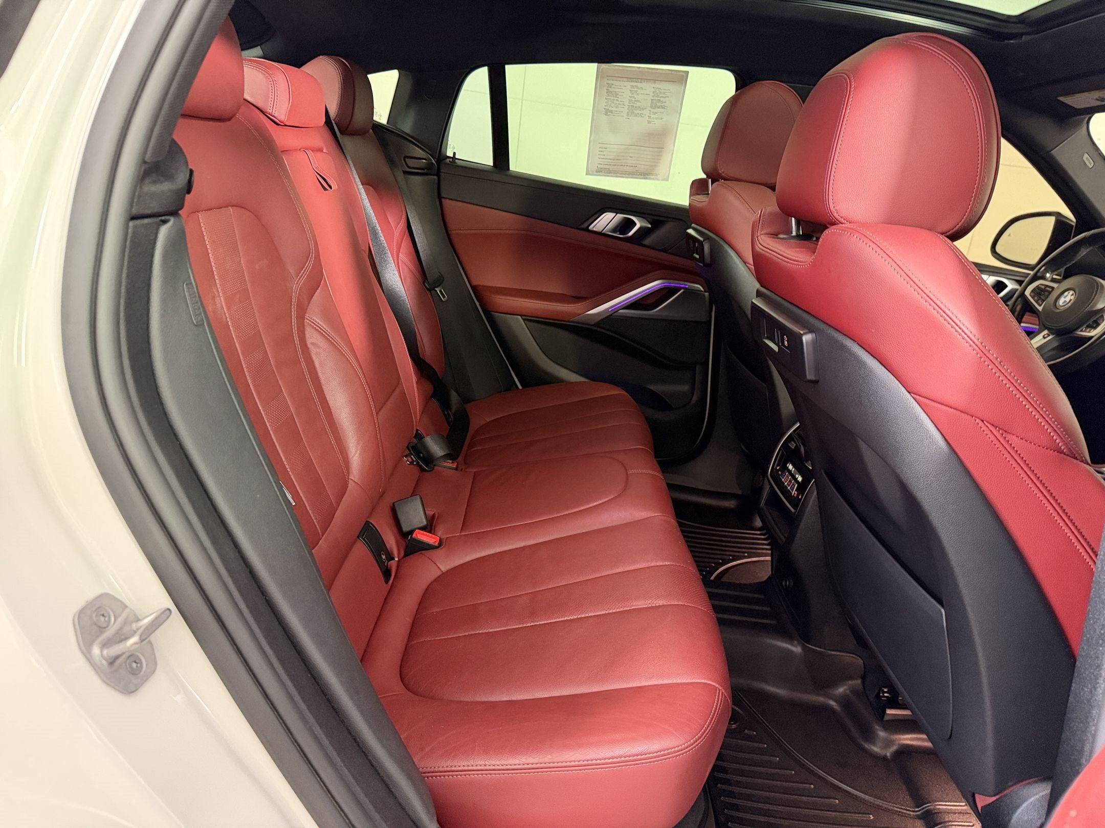 Used 2022 BMW X6 xDrive40i w/ M Sport Package AWD/4WD image 31