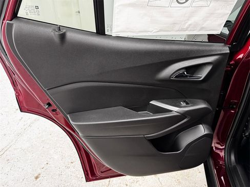 New 2025 Chevrolet Trax LT w/ Driver Confidence Package image 11