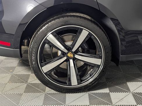 New 2026 Porsche Macan AWD/4WD image 13