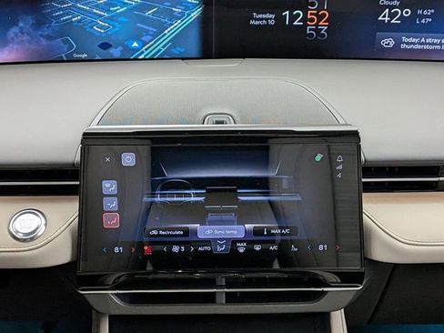 Used 2025 Lincoln Nautilus Reserve w/ Jet Appearance Package image 37