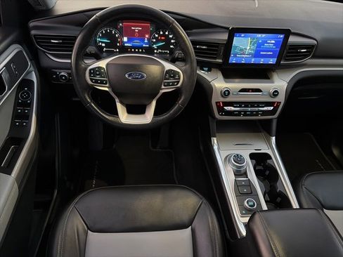 Used 2022 Ford Explorer XLT w/ Equipment Group 202A image 13