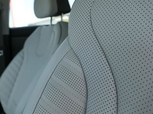 New 2025 Hyundai Elantra Limited image 12