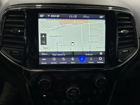 Used 2021 Jeep Grand Cherokee Laredo X AWD/4WD image 10