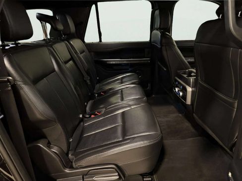 Used 2019 Ford Expedition Max XLT w/ Equipment Group 202A RWD image 23