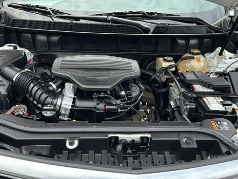 Used 2017 Cadillac XT5 Luxury w/ Driver Awareness Package image 36