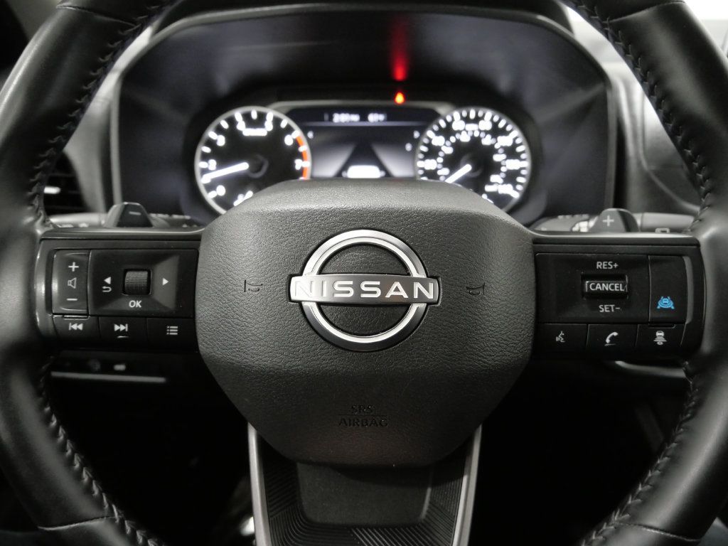 Used 2025 Nissan Rogue SV AWD/4WD image 16