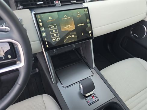 Used 2025 Land Rover Discovery Sport S image 20