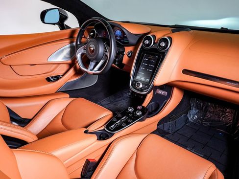 Used 2023 McLaren GT RWD image 18