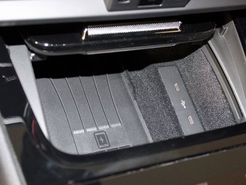 Used 2025 Porsche Cayenne Coupe image 30