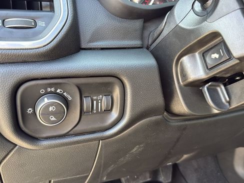Used 2019 RAM 2500 Laramie AWD/4WD image 18