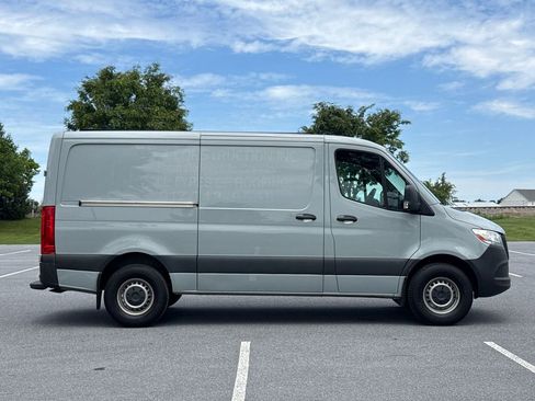 Used 2023 Mercedes-Benz Sprinter 1500 image 9