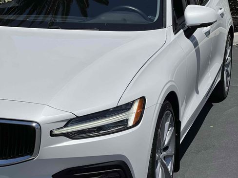 Used 2020 Volvo V60 T5 Momentum w/ Protection Package FWD image 32