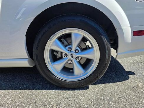 Used 2007 Ford Mustang GT RWD image 10