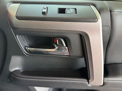 Used 2022 Toyota 4Runner SR5 RWD image 19
