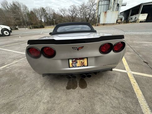 Used 2007 Chevrolet Corvette Convertible w/ Preferred Equipment Group image 4