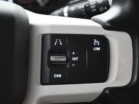 Certified 2023 Land Rover Defender 110 SE image 21