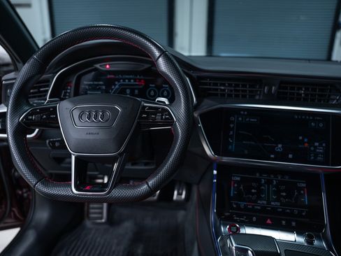 Used 2022 Audi RS 6 AWD/4WD image 21