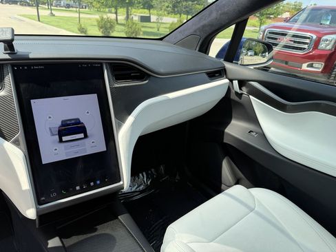 Used 2018 Tesla Model X AWD/4WD image 10