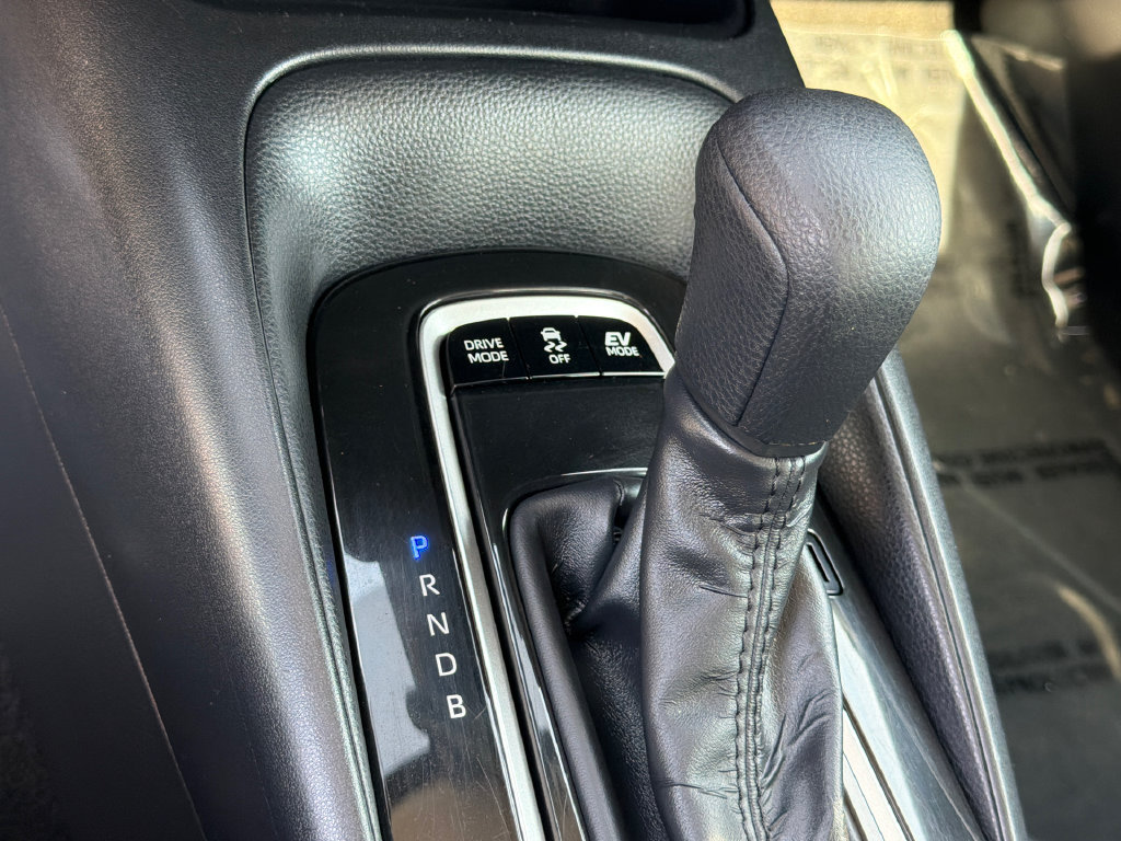 Used 2025 Toyota Corolla LE FWD image 30