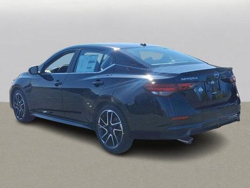 New 2025 Nissan Sentra SR image 4