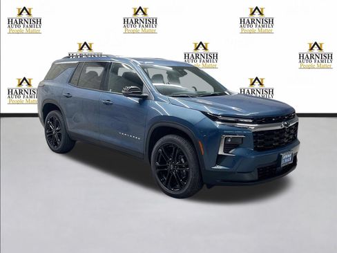 New 2026 Chevrolet Traverse LT w/ Driver Confidence Package AWD/4WD image 3