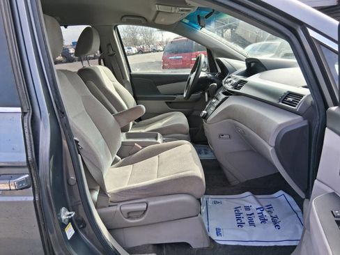 Used 2011 Honda Odyssey EX image 16