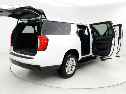 Used 2024 GMC Yukon XL SLT RWD image 11