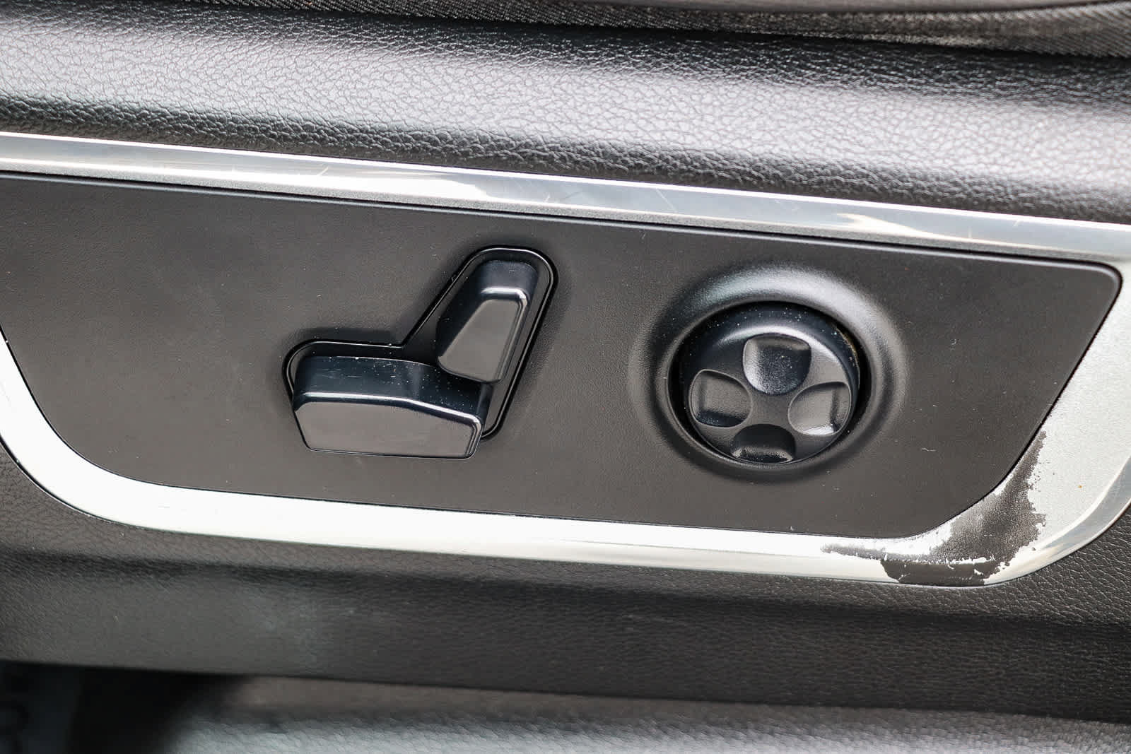 Used 2019 RAM 1500 Laramie AWD/4WD image 19