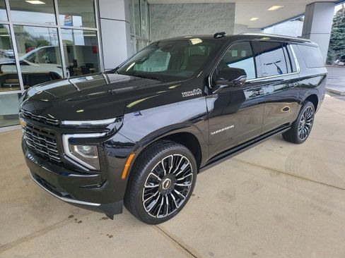 New 2025 Chevrolet Suburban High Country image 12