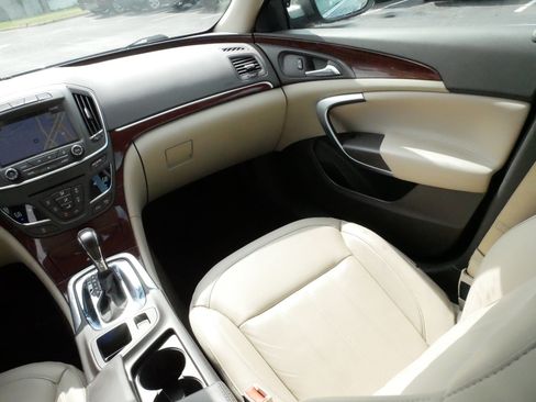 Used 2017 Buick Regal Sport Touring FWD image 11