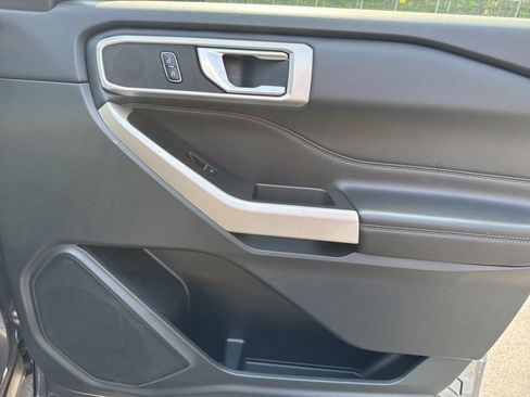 Used 2023 Ford Explorer XLT w/ Equipment Group 202A image 29