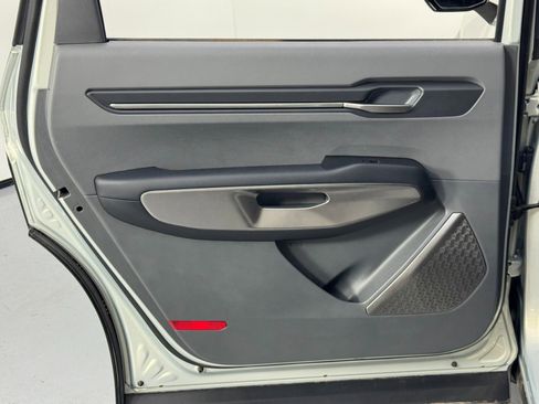 Used 2024 Kia EV9 Light Long Range image 41