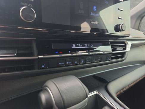 Used 2022 Toyota Sienna XSE image 25