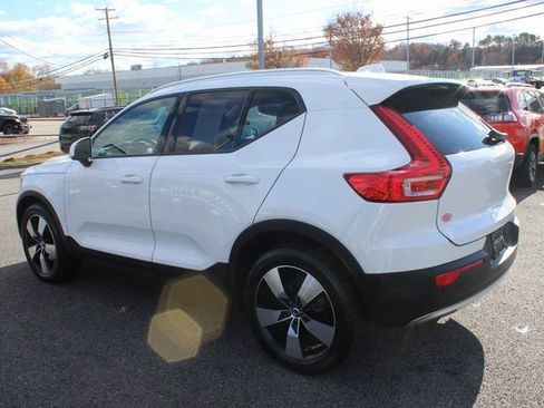Used 2019 Volvo XC40 T5 Momentum image 26