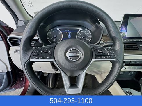 Used 2024 Nissan Altima 2.5 SV FWD image 13