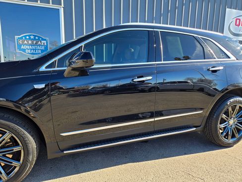 Used 2017 Cadillac XT5 Platinum image 3