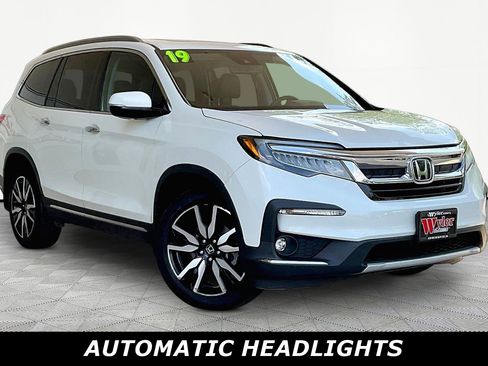 Used 2019 Honda Pilot Touring image 3