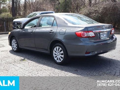 Used 2013 Toyota Corolla LE image 9