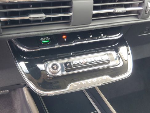 Used 2023 Lincoln Corsair FWD w/ Towing Package image 20