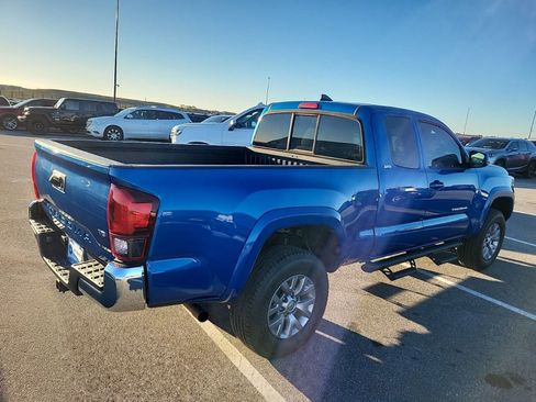Used 2018 Toyota Tacoma SR5 image 4