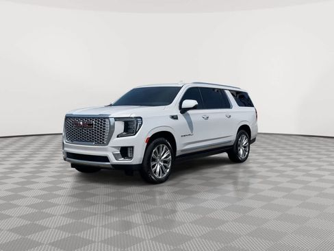 Used 2022 GMC Yukon XL Denali AWD/4WD image 4