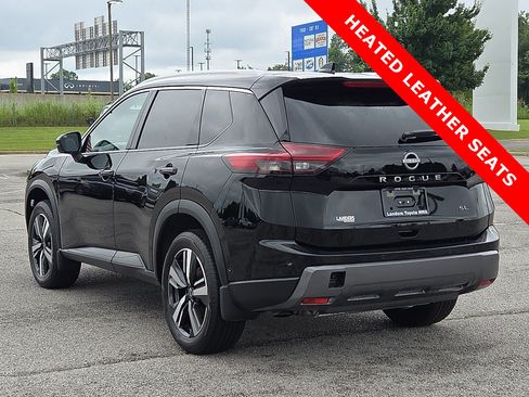 Used 2025 Nissan Rogue SL FWD image 4