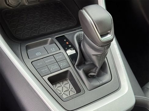 Used 2024 Toyota RAV4 XLE Premium image 32