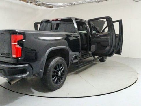 Used 2025 Chevrolet Silverado 2500 High Country w/ Midnight Edition image 10